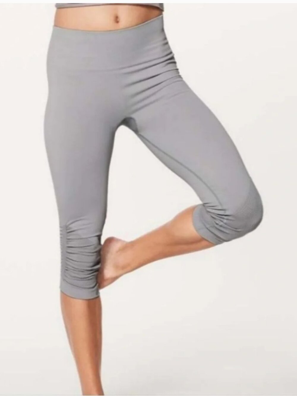 Lululemon In The Flow Rusched Capri Seamless Leggings in Light Gray - Size 8